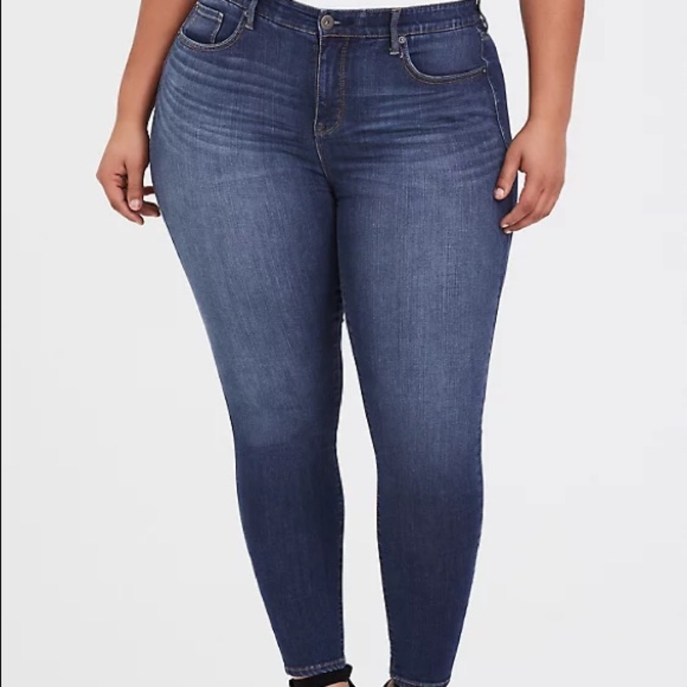 Torrid Sky High Skinny Jeans size 18